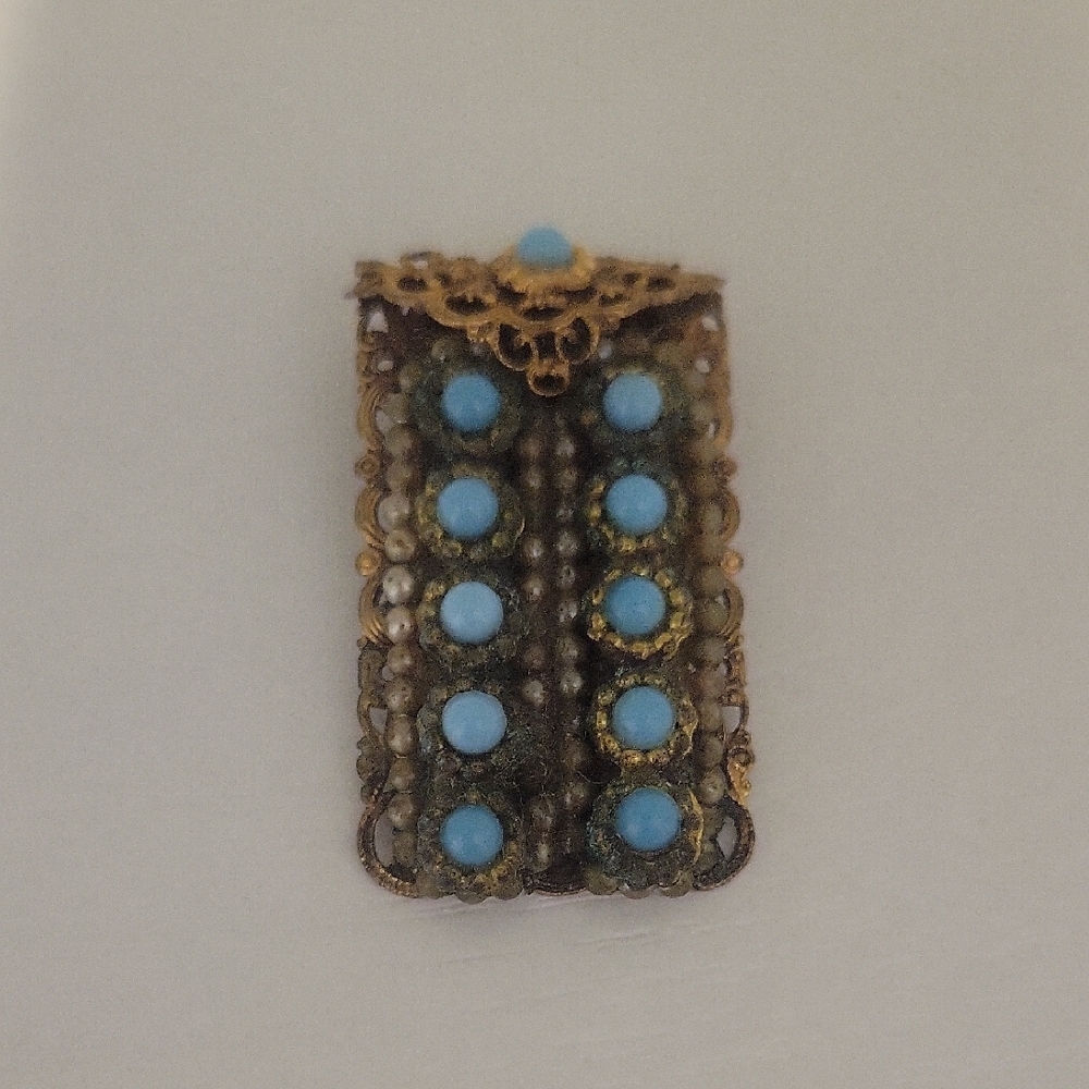 Elegant Vintage Gold tone and Blue beaded filigree clasp clip Noted R